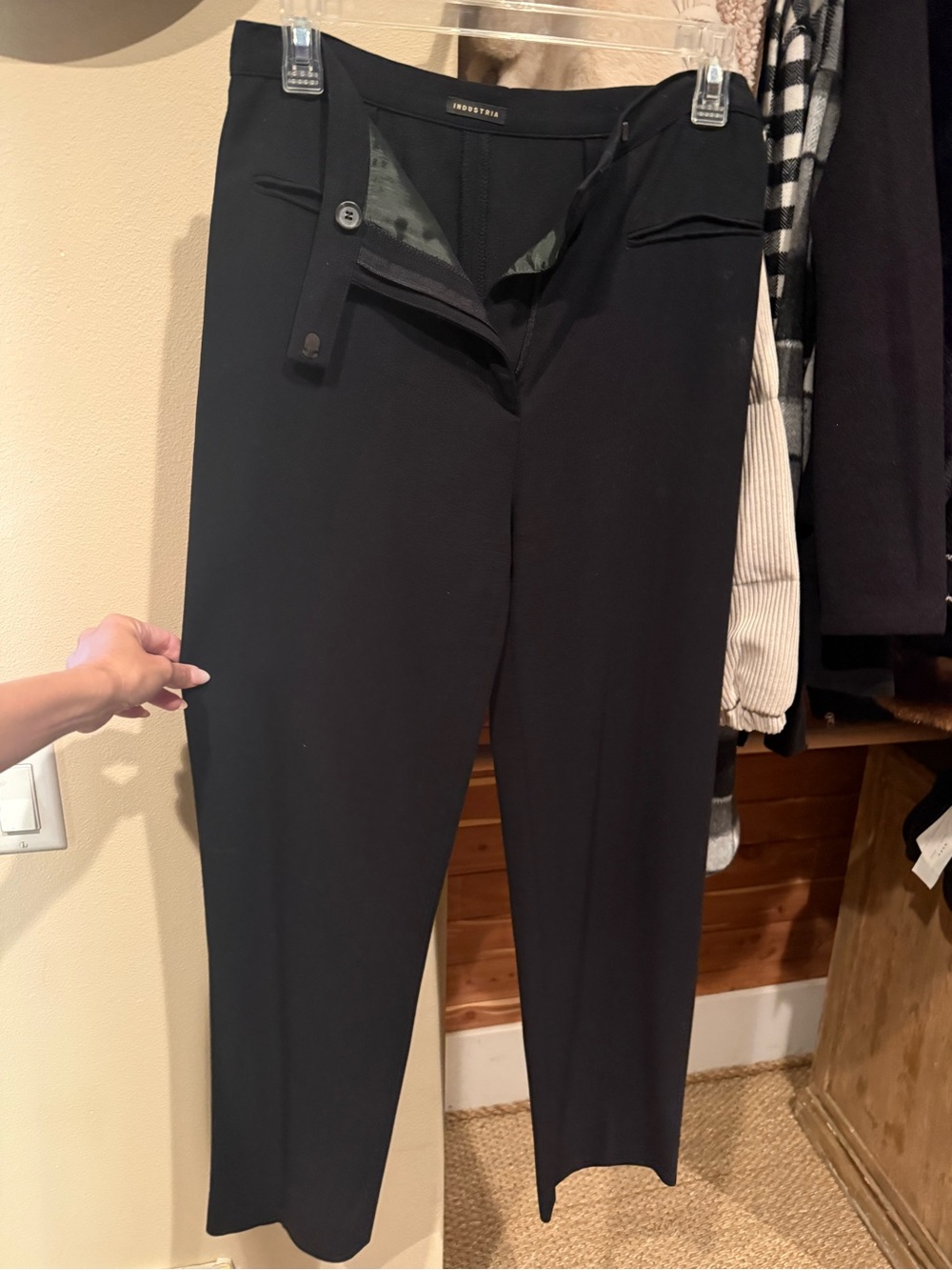 Source Unknown Black Tailored Women's Trousers